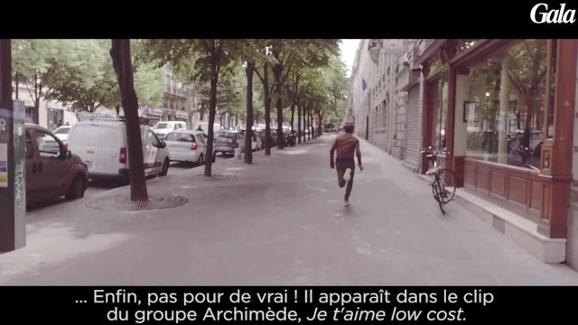 GALA VIDEO - Eric Naulleau, de chroniqueur à ... barman !