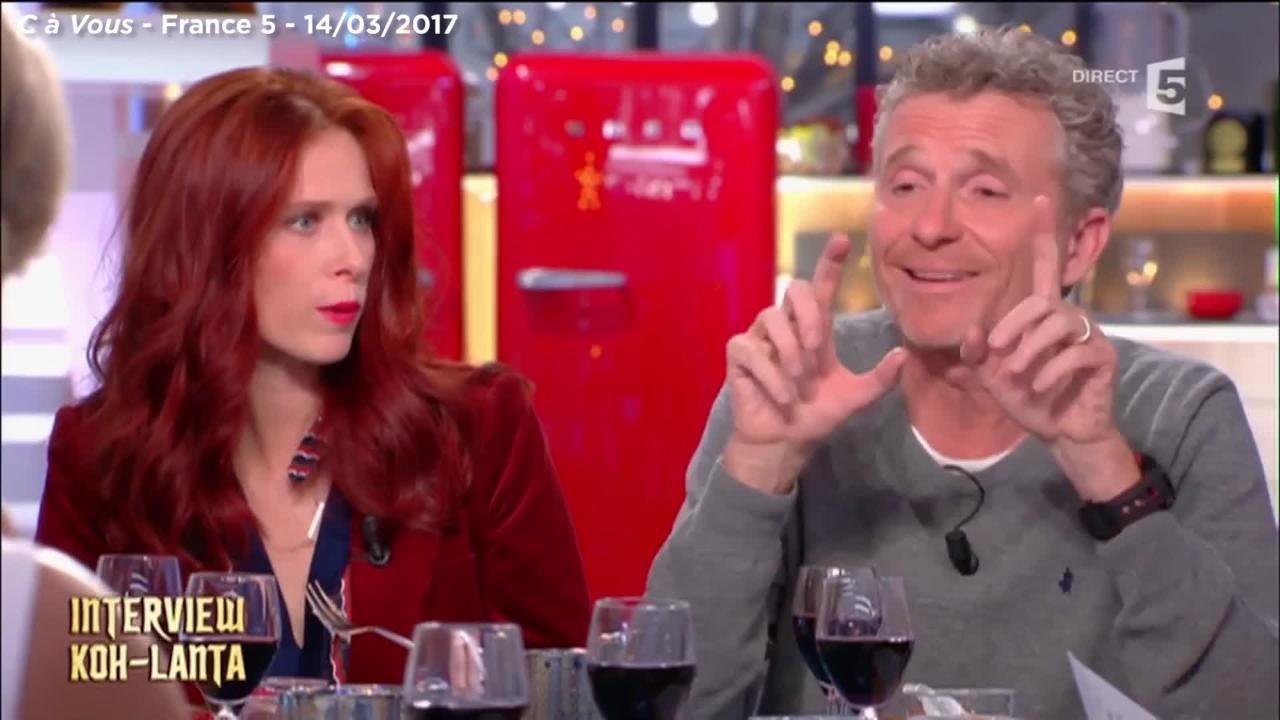 GALA VIDEO - C à vous des révélations gênantes de Denis Brogniart déclenchent un fou rire