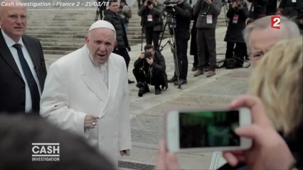 GALA VIDEO - Elise Lucet interpelle le Pape François sur un scandale pédophile