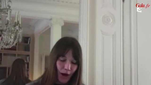 GALA VIDEO - Carla Bruni désespérée par la défaite de Nicolas Sarkozy en 2012