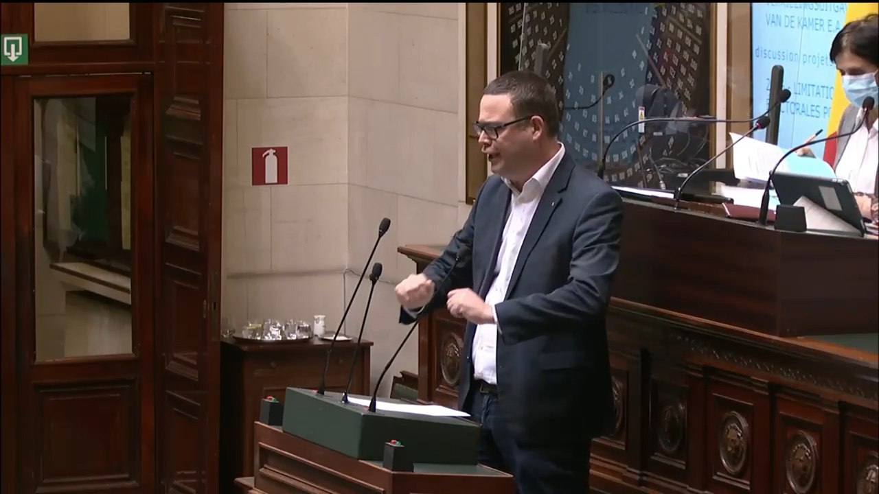 Dotation des partis politiques : Raoul Hedebouw...