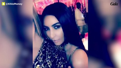 GALA VIDEO - Kim Kardashian de retour sur les réseaux sociaux pour Noël