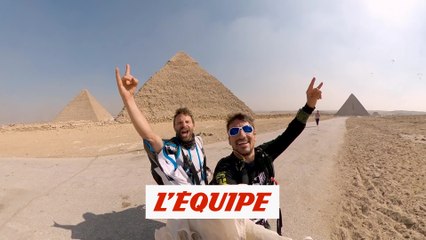 le vol de proximité bluffant des Soul Flyers près des pyramides en Egypte - Adrénaline - Wingsuit