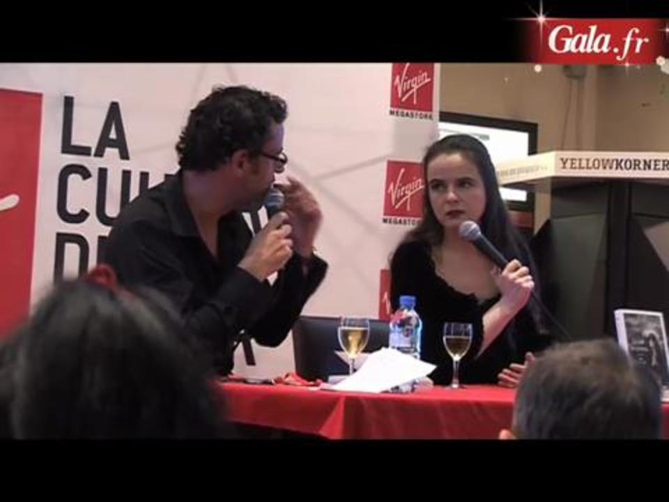 Amélie Nothomb nous dédicace son roman