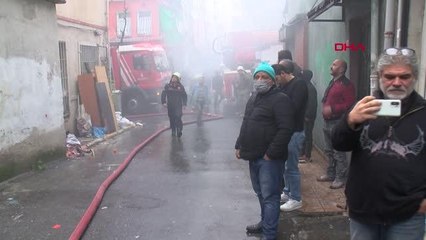 Son dakika haberleri! İSTANBUL-BEYOĞLU'NDA ATIK KAĞIT DEPOSUNDA YANGIN