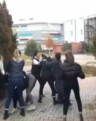 KIZ ÖĞRENCİLERİN KAVGASINA POLİS İNCELEMESİ