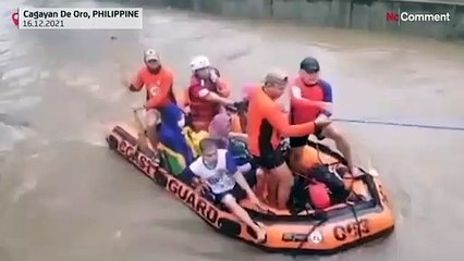 Filippine, decine di migliaia di evacuati in rifugi di emergenza
