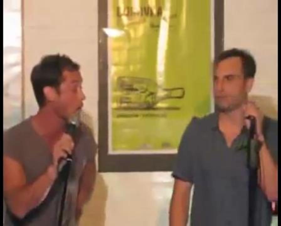 Jude Law chante en karaoke