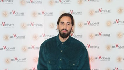 GALA VIDÉO - Burger Quiz : qui est Lomepal, le rappeur à qui tout réussit ?