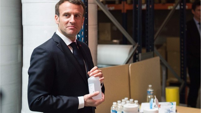GALA VIDEO - Plus souvent à la télé qu'à l'hôpital : pourquoi le professeur Juvin agace Emmanuel Macron