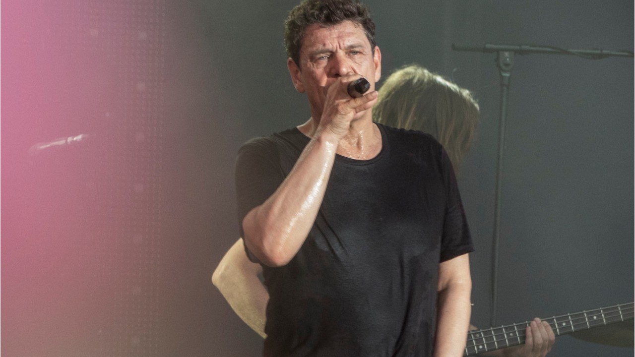 Gala Video : The Voice : Marc Lavoine craque, submergé par la prestation d'un candidat