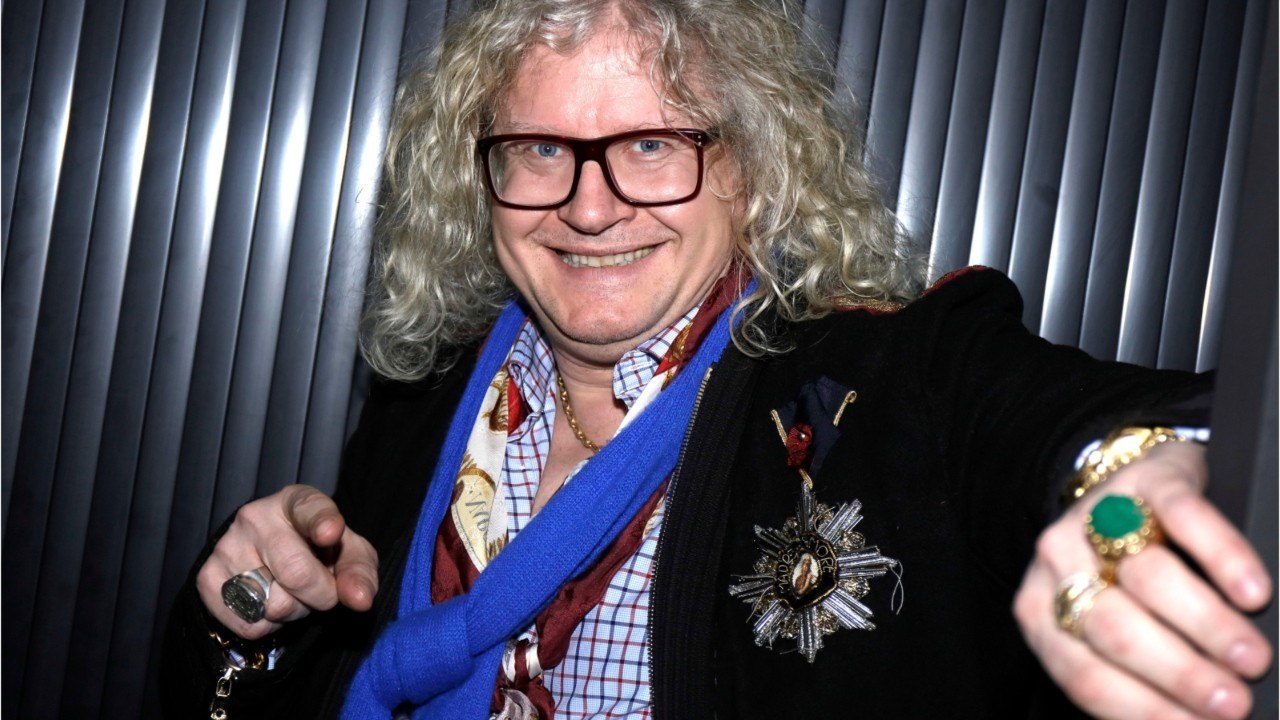 GALA VIDEO - Julien Cohen (Affaire conclue) évoque ses relations avec Pierre-Jean Chalençon : "Il a un pète au casque"