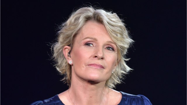 GALA VIDEO - PHOTO - Sophie Davant, confinée et au lit : elle assume !