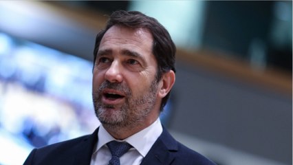 GALA VIDEO - Christophe Castaner privilégié : il est le seul ministre à s’être vu attribuer une carte bancaire