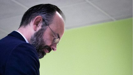 GALA VIDEO - "Un jeu de cache-cache" : pourquoi Edouard Philippe a-t-il été confiné dimanche soir ?