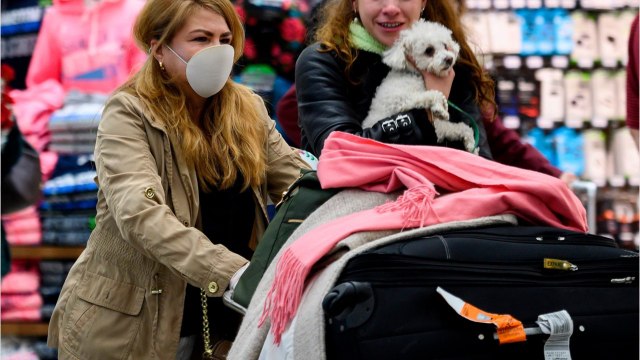 GALA VIDEO - Le prince Charles et Camilla contraints d'annuler leur royal tour à cause du coronavirus