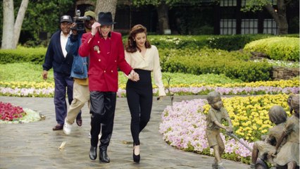 GALA VIDEO - Comment Lisa Marie Presley s'est extirpée de son très étrange mariage avec Michael Jackson