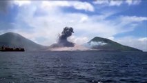 Incredible Real UFO Attack Filmed on Tápe in New Guinea 2015  (HD)