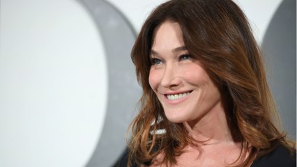 GALA VIDEO : "Un navrant trait d’humour” : Carla Bruni s’excuse après sa “blague idiote” sur la crise