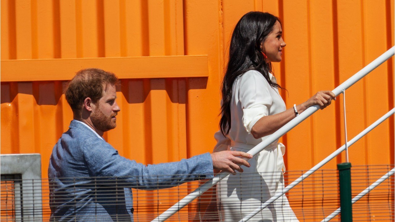 GALA VIDEO - Meghan Markle et Harry fuient la famille : pourquoi les ennuis du prince Andrew font leurs affaires