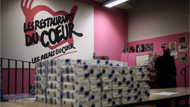 GALA VIDEO - Les Enfoirés 2020 : combien le spectacle rapporte-t-il vraiment aux Restos du coeur ?