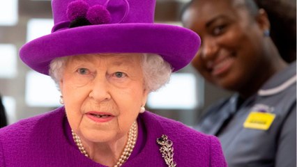 GALA VIDEO - Elizabeth II et le prince Philip : la raison bouleversante pour laquelle ils ne vivent pas ensemble