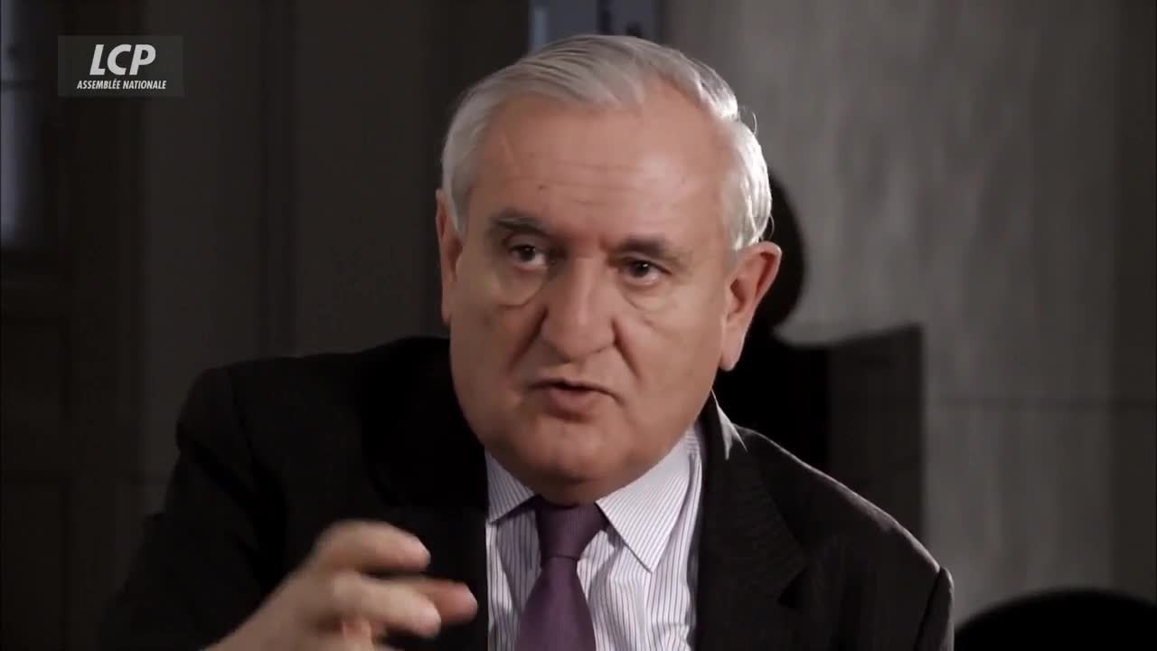 GALA VIDÉO - Nicolas Sarkozy : cette technique de déstabilisation qu'il utilisait en Conseil des ministres