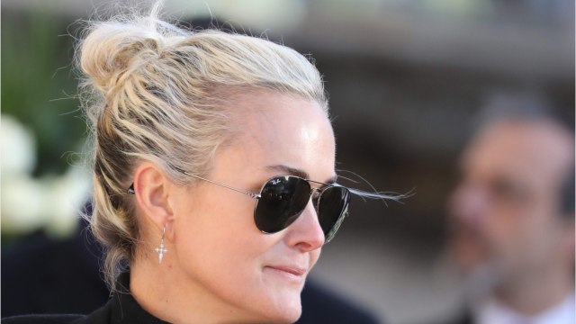 GALA VIDÉO - Laeticia Hallyday blessée par le livre de son ex-agent : « des choses intimes qui auraient dû le rester