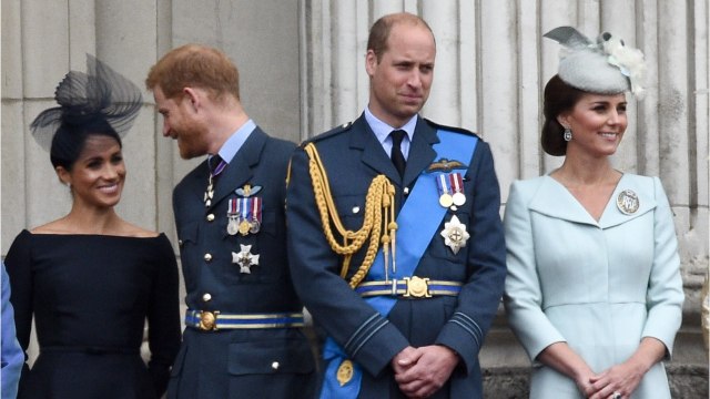 GALA VIDEO : Le prince Harry plus affecté par le Megxit qu’on ne le pense : “C’est un garçon loyal, c’est très dur pour lui”