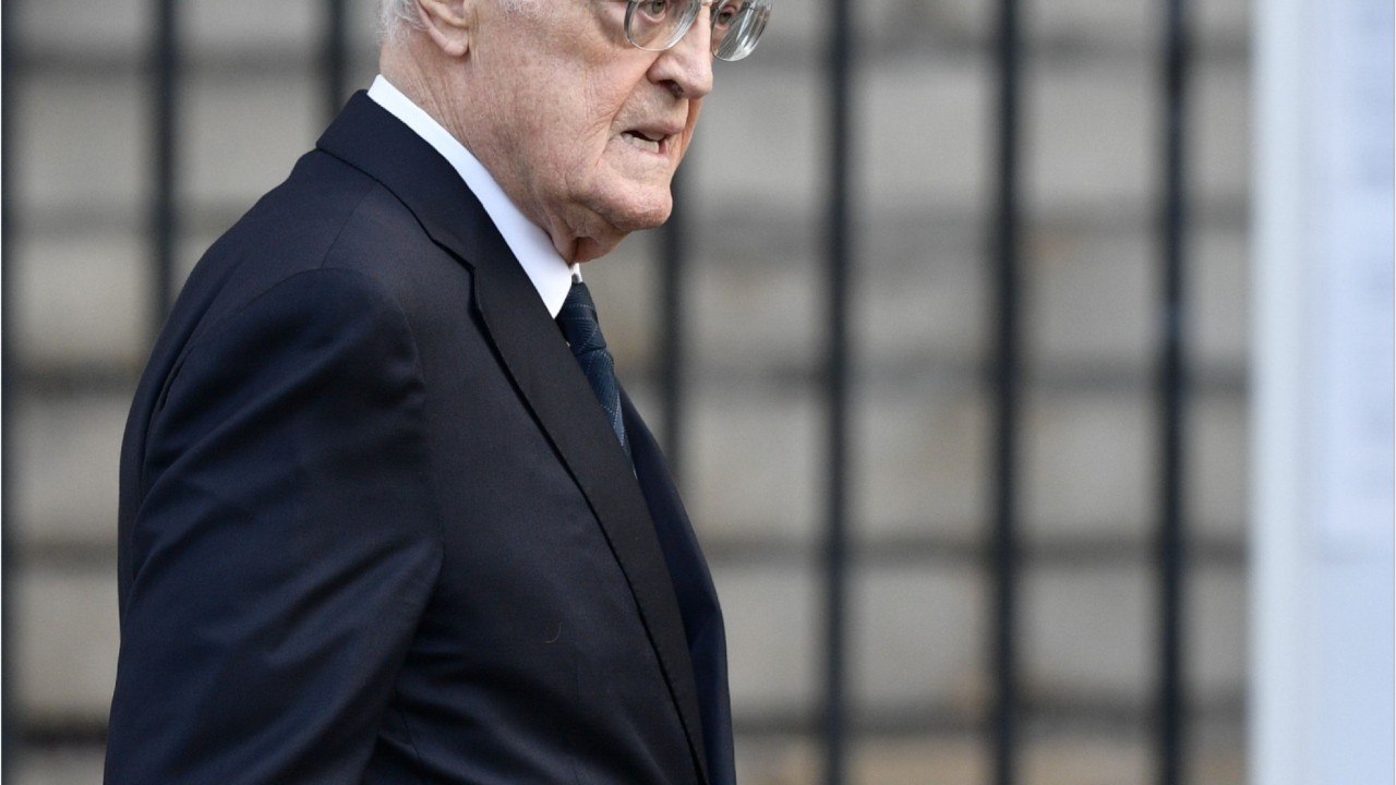 GALA VIDEO - Qu'est devenu Lionel Jospin ? Il va sortir de sa réserve