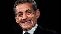 GALA VIDÉO - Nicolas Sarkozy dragué par une fan : « Je suis vraiment passé pour un couillon 