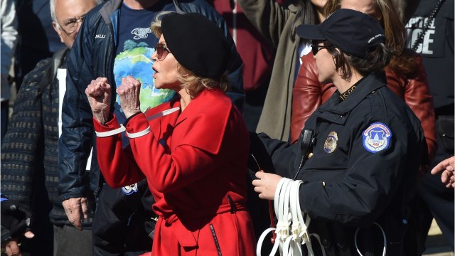 GALA VIDEO : Jane Fonda menottée à 81 ans, elle donne des détails sur son arrestation