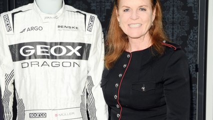 GALA VIDÉO - Sarah Ferguson décomplexée par Meghan et Harry : elle fait sa pub sur les réseaux sociaux !