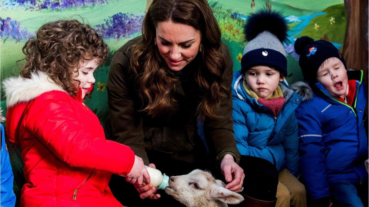 GALA VIDEO - PHOTO - Kate Middleton, maman de trois enfants, partage avec vous son expérience de la maternité