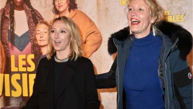 GALA VIDÉO – Alexandra Lamy et sa sœur Audrey passent leurs vacances ensemble et rivalisent de maillots sexy