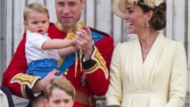 GALA VIDÉO - Kate Middleton paniquée après la naissance de George : ce détail passé inaperçu à sa sortie de la maternité