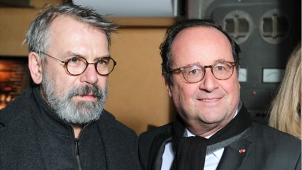 GALA VIDEO - François Hollande tout sourire, accueilli comme une rockstar par des adolescentes