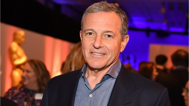 GALA VIDEO - Meghan Markle “vendue” à Disney par le prince Harry : la reine Elizabeth II n’a pas apprécié