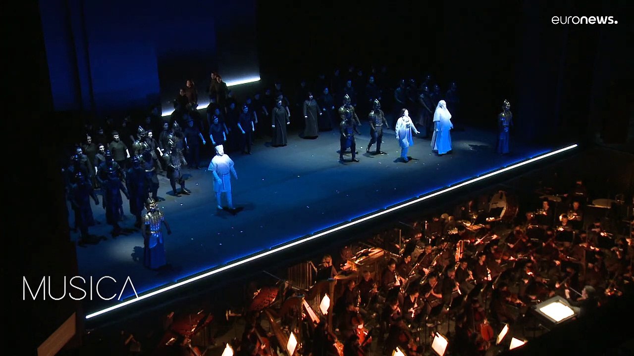 The quest for young audiences: Gustavo Dudamel mesmerises with Bob Wilson's “Turandot”