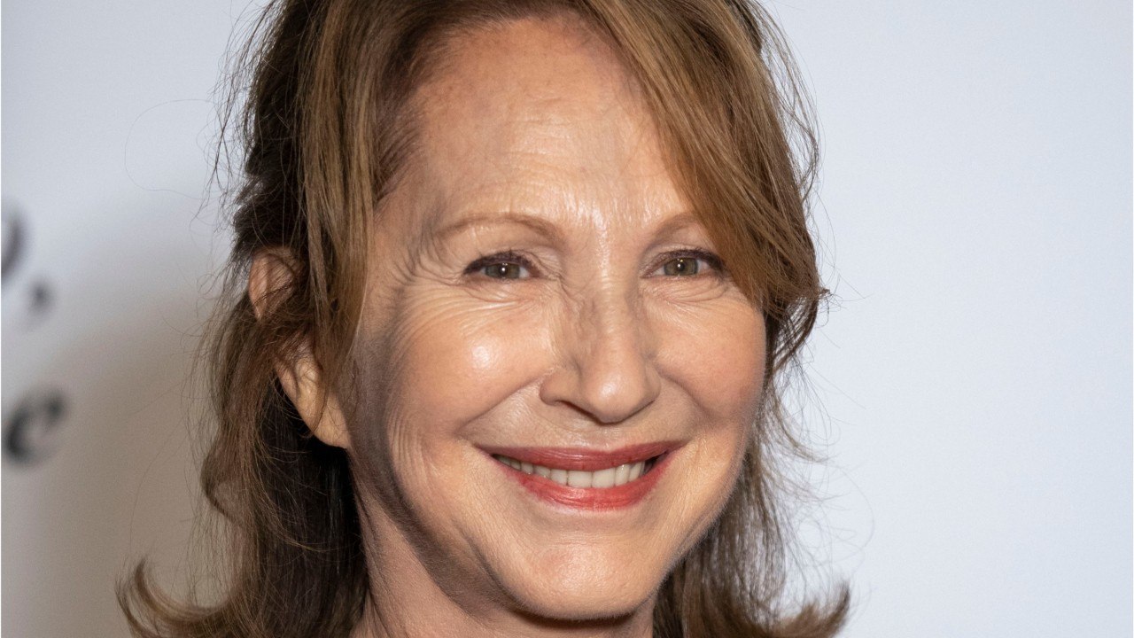 GALA VIDEO - Nathalie Baye hospitalisée : cette photo de Laura Smet qui prouve que son état n'inspire pas d'inquiétude