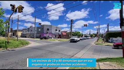 Los vecinos de 13 y 80 denuncian que en esa esquina se producen muchos accidentes