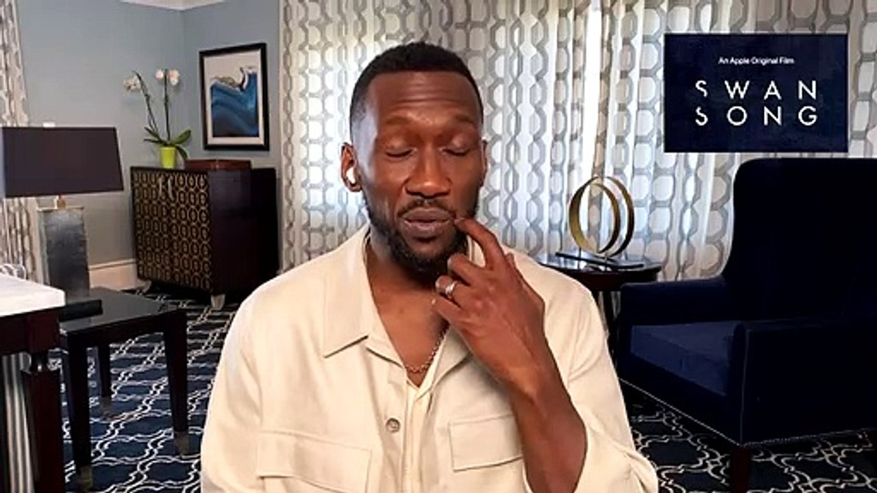 Mahershala Ali & Naomie Harris Reveal Biggest Decisions They've EVER Made!