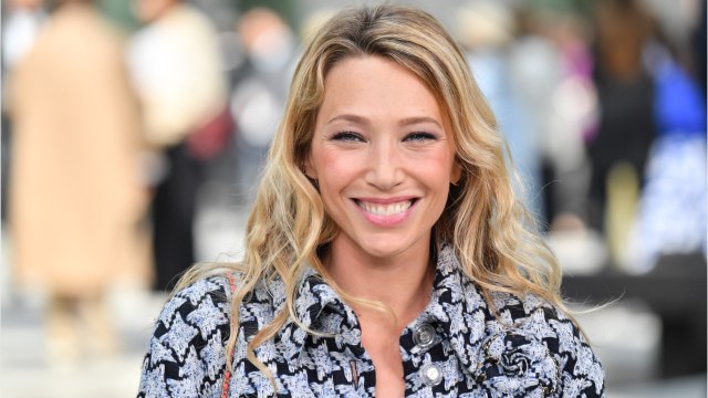 GALA VIDEO PHOTO - Laura Smet très sexy sur un étonnant cliché posté par Nathalie Baye