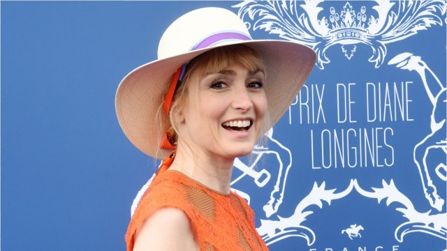 GALA VIDEO PHOTO - Julie Gayet parodie un film d’horreur culte