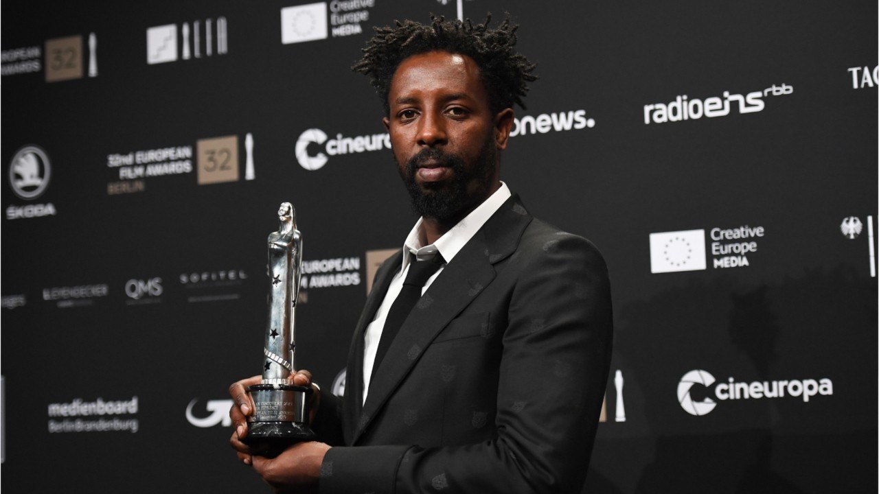 GALA VIDEO - Ladj Ly (Les Misérables) attaque Valeurs Actuelles en diffamation : oui, il a fait de la prison, mais « il a purgé sa peine "