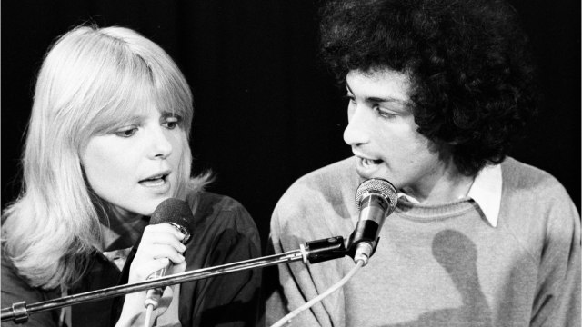 GALA VIDÉO - Michel Berger : Véronique Sanson et France Gall, les deux femmes de sa vie ont-elles été amies ou rivales ?
