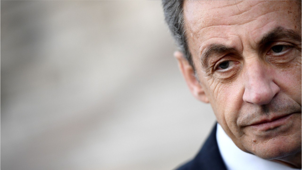 GALA VIDEO - Quand l’avion de Nicolas Sarkozy faisait l’objet des rumeurs les plus folles