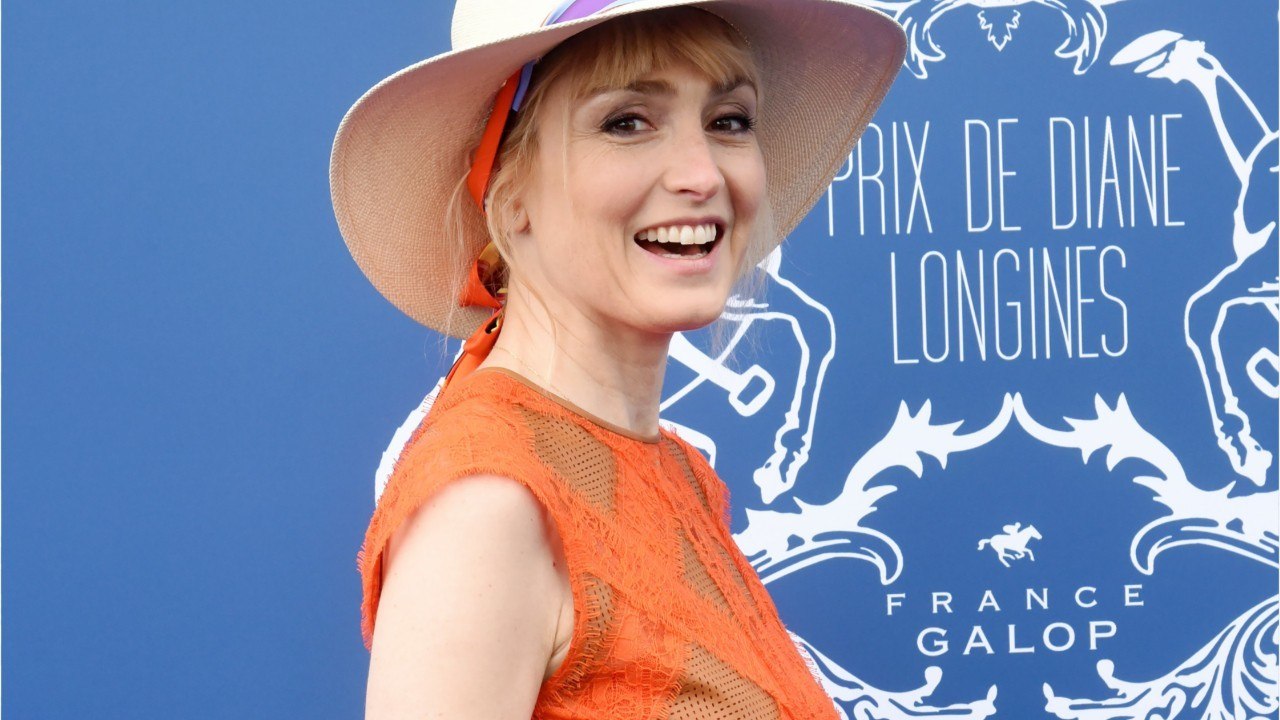 GALA VIDÉO - Julie Gayet : son clin d'oeil hilarant à François Hollande dans « Soupçons "