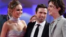 GALA VIDÉO – Ce geste tendre de Lily-Rose Depp et Timothée Chalamet qui fait parler