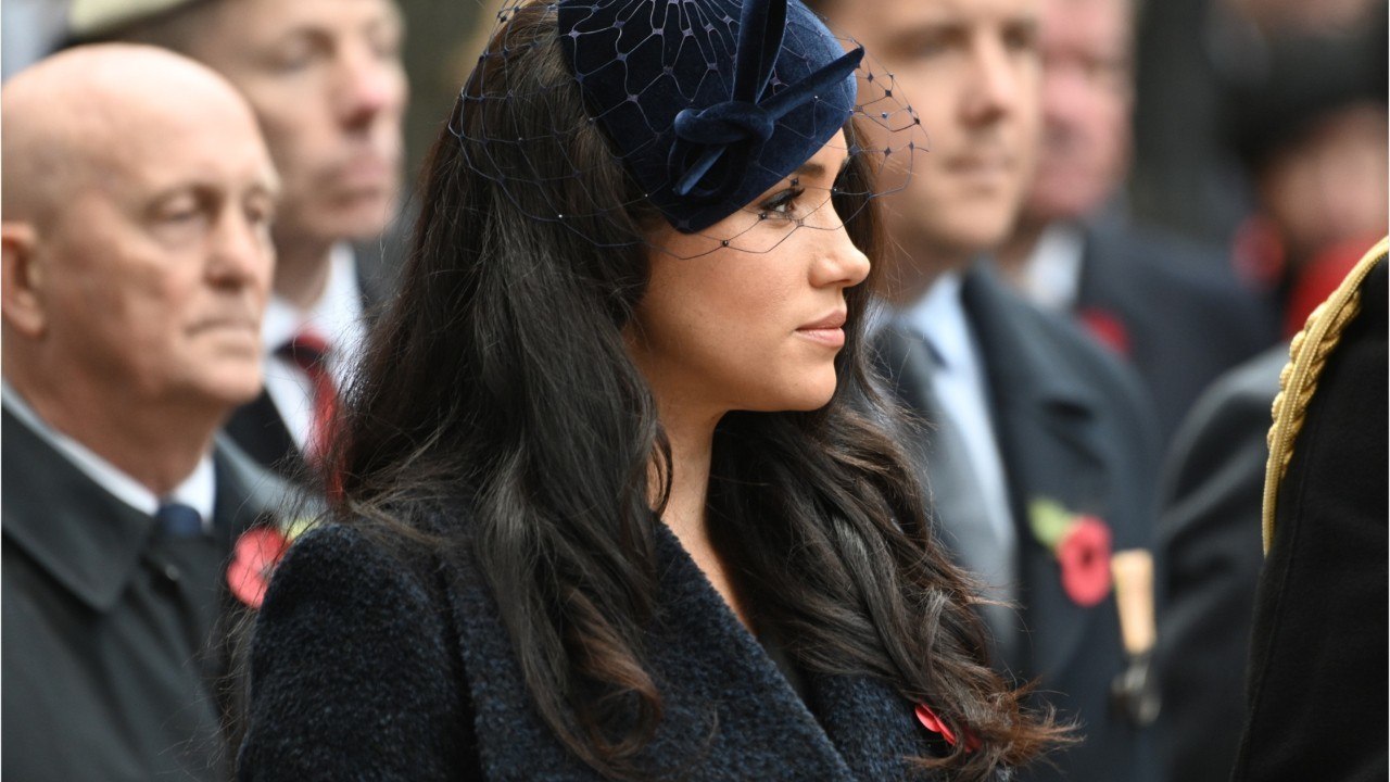GALA VIDEO - PHOTO – Meghan Markle chic en bask...